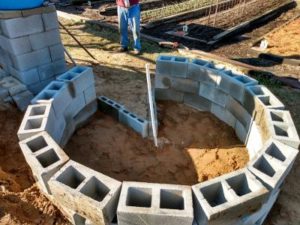 building the keyhole garden