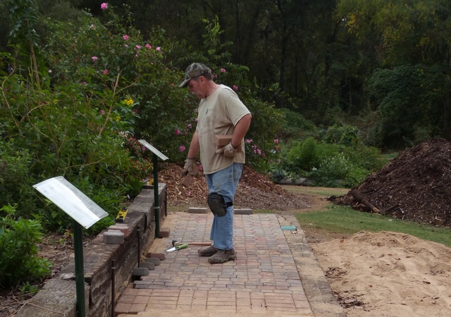http://txmg.org/cbmg/files/2016/12/Tommy-working-on-walkway-wr.jpg